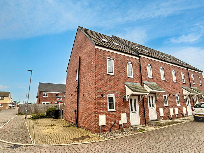 3 Bedroom End Of Terrace House For Sale In Marler Close, Bradwell, NR31