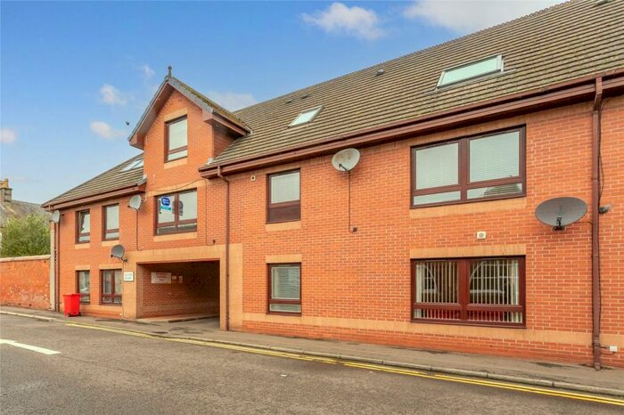3 Bedroom Flat To Rent In Glover Court, Perth, PH2