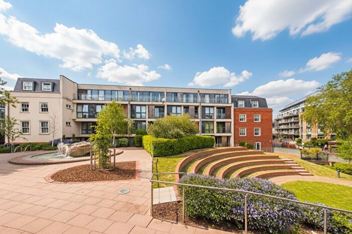 2 Bedroom Flat For Sale In Chapel Wharf, St. Ives Road, Maidenhead, Berkshire, SL6