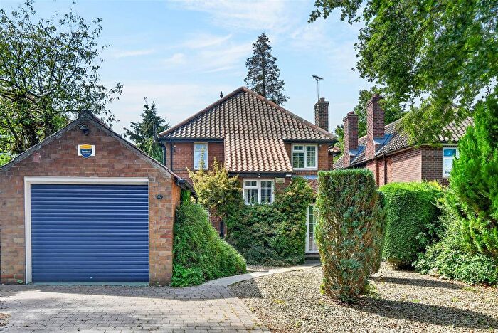 3 Bedroom Detached House For Sale In Windmill Rise, Holgate, YO26