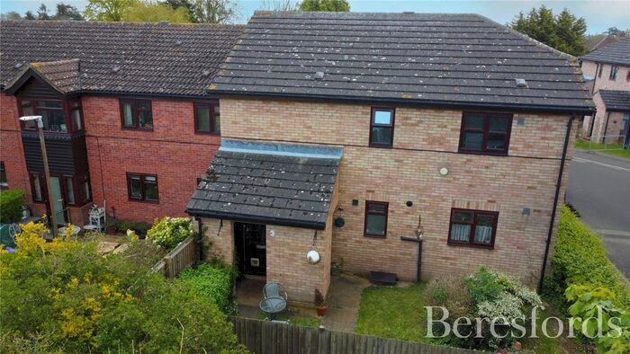 2 Bedroom Flat To Rent In Hereford Court, Great Baddow, CM2
