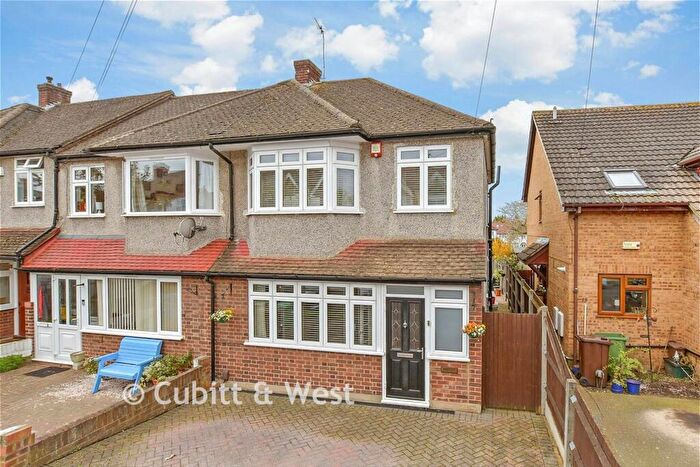 3 Bedroom End Of Terrace House For Sale In Sunningdale Road, Sutton, Surrey, SM1