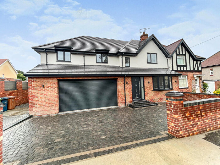 5 Bedroom Semi-Detached House For Sale In Wroxham Court, Grangetown, Sunderland, Tyne And Wear, SR2