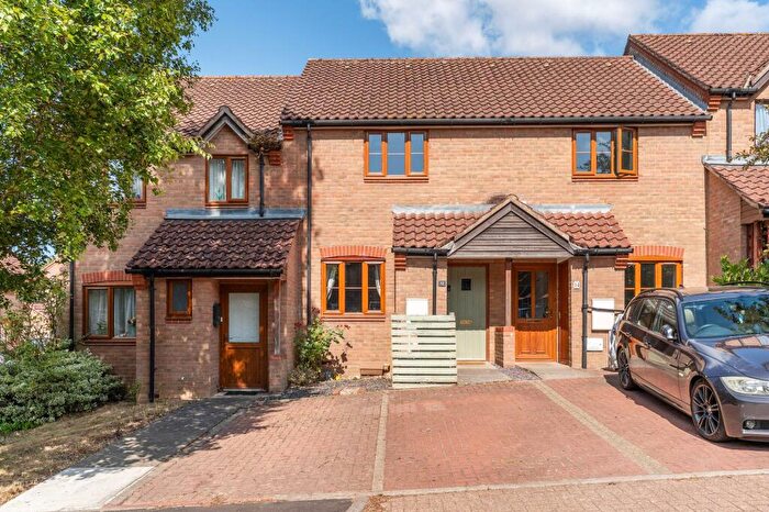 2 Bedroom Terraced House For Sale In Airedale Close, Norwich, NR3
