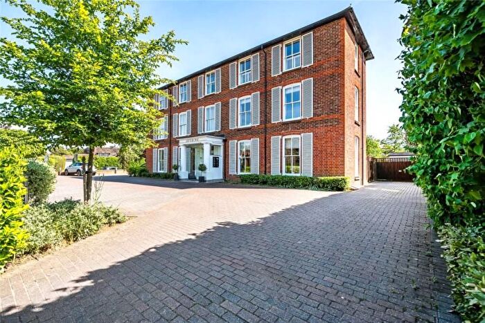 1 Bedroom Flat To Rent In Newark Lane, Ripley, GU23