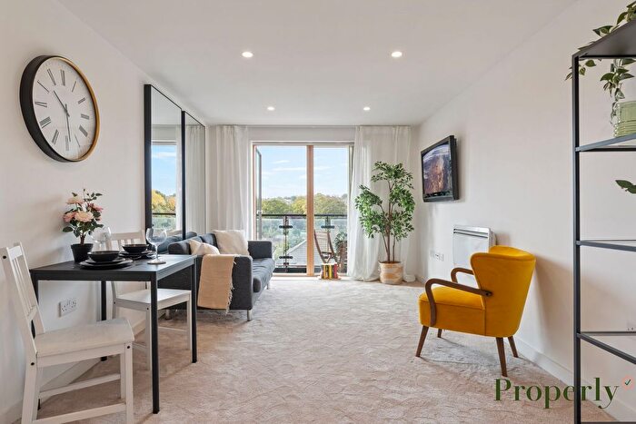 1 Bedroom Flat For Sale In Durnsford Road, Bassett House, SW19