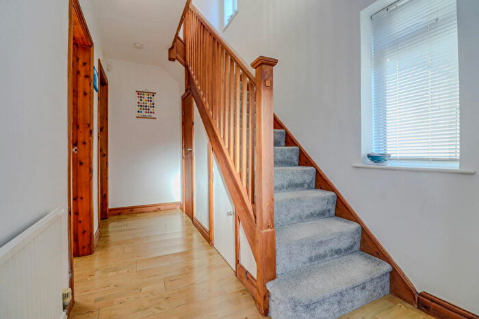 3 Bedroom Semi-Detached House For Sale In Wardens Walk, Leicester Forest East, LE3