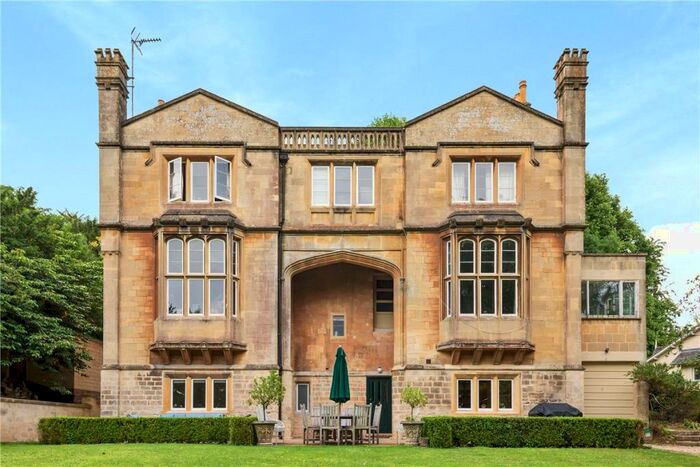 2 Bedroom Apartment To Rent In Entry Hill Drive, Bath, Somerset, BA2