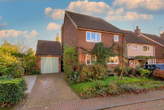 3 Bedroom Detached House For Sale In The Lawns, Windmill Hill, Brenchley, Tonbridge, TN12