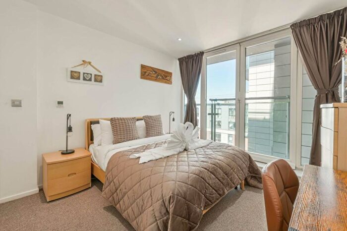 2 Bedroom Flat For Sale In The Oxygen, Royal Docks, London, E16