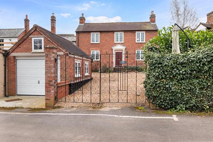 3 Bedroom Semi Detached House For Sale In Ferry Lane, Alveston, Stratford-Upon-Avon, CV37