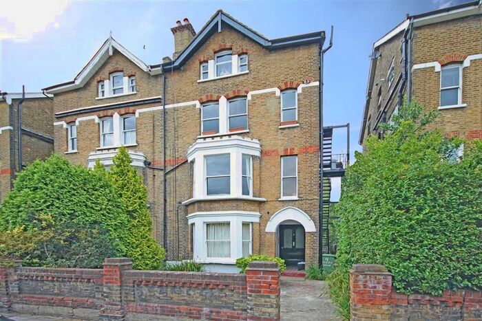 1 Bedroom Flat To Rent In Ferry Road, Teddington TW11