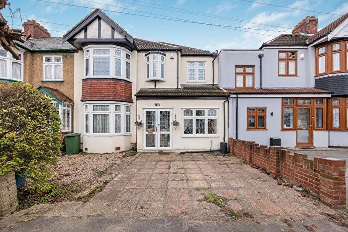 4 Bedroom Semi-Detached House For Sale In Glenthorne Gardens, Ilford, London, IG6