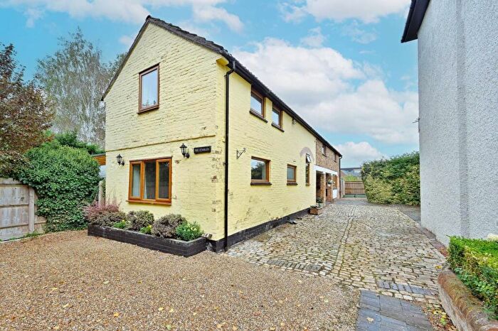 4 Bedroom Detached House For Sale In Aylesbury Road, Aston Clinton, Hemel Hempstead, Aylesbury, HP22