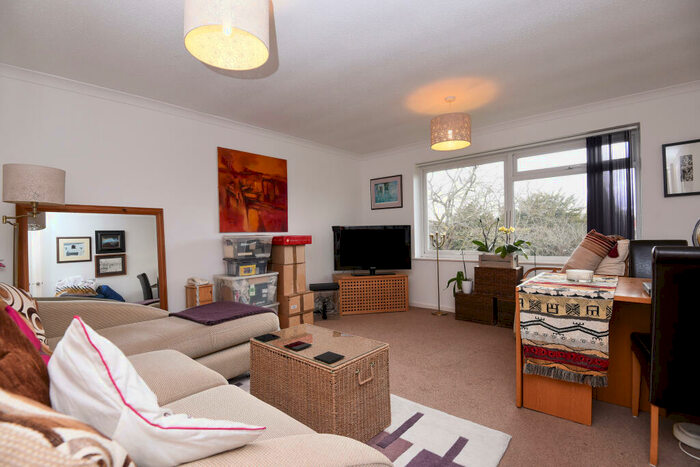 2 Bedroom Flat To Rent In Marlborough Close, Orpington, BR6