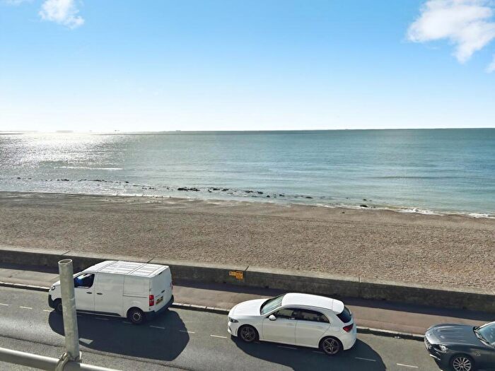 2 Bedroom Flat To Rent In Sandgate Esplanade, Sandgate, Folkestone, CT20