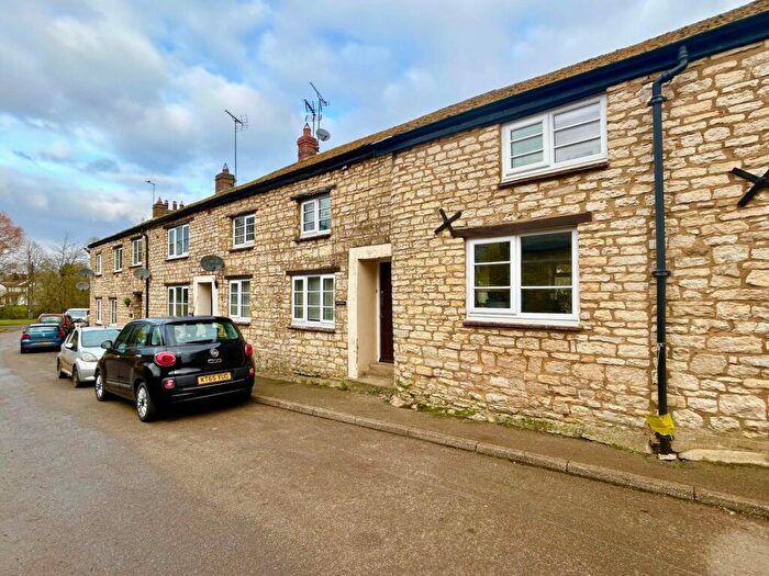2 Bedroom Terraced House To Rent In Broad Street, Syresham, NN13