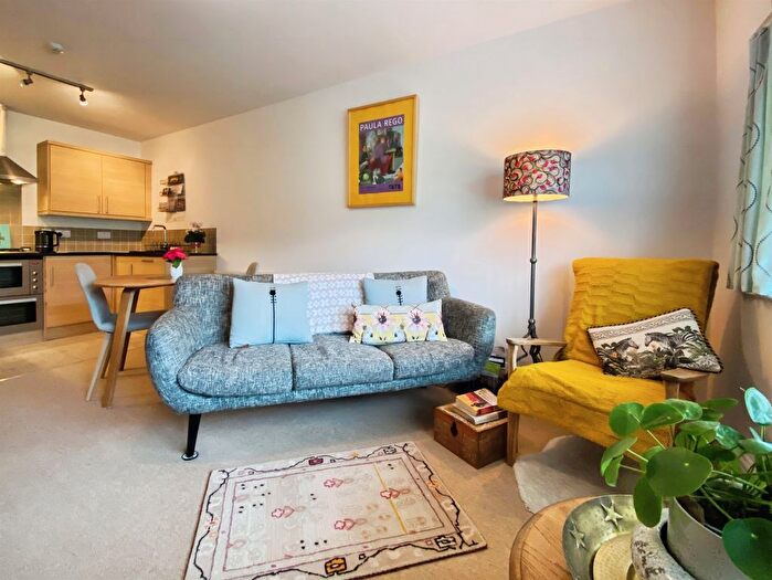 2 Bedroom Flat For Sale In Spring Lane, Bath, BA1