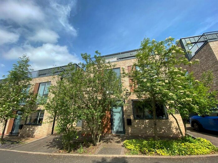 4 Bedroom Detached House To Rent In Hardy Lane, Chorlton, Manchester, M21