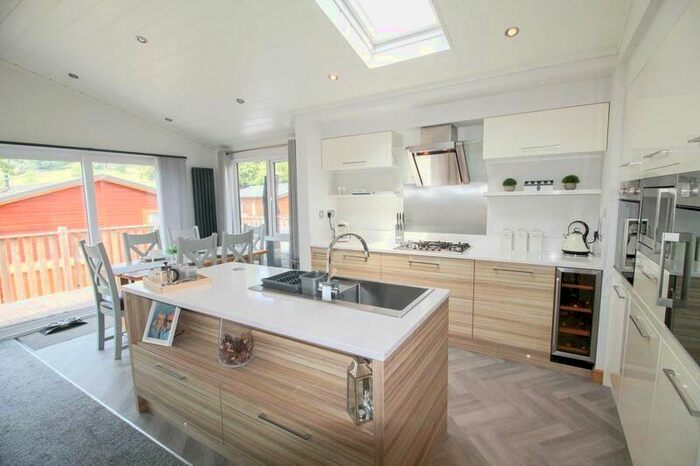 2 Bedroom Mobile/park Home For Sale In Patterdale Road, Troutbeck, Windermere, LA23