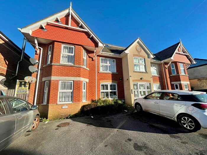 2 Bedroom Flat For Sale In Nortoft Road, Bournemouth, BH8