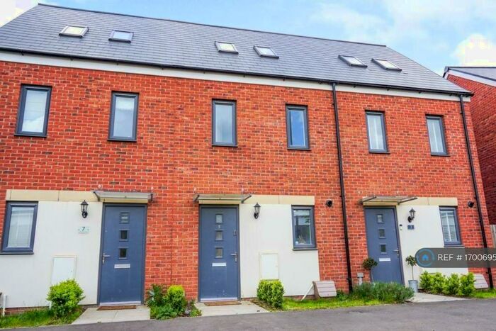 3 Bedroom Terraced House To Rent In Elderflower Drive, Emersons Green, Bristol, BS16