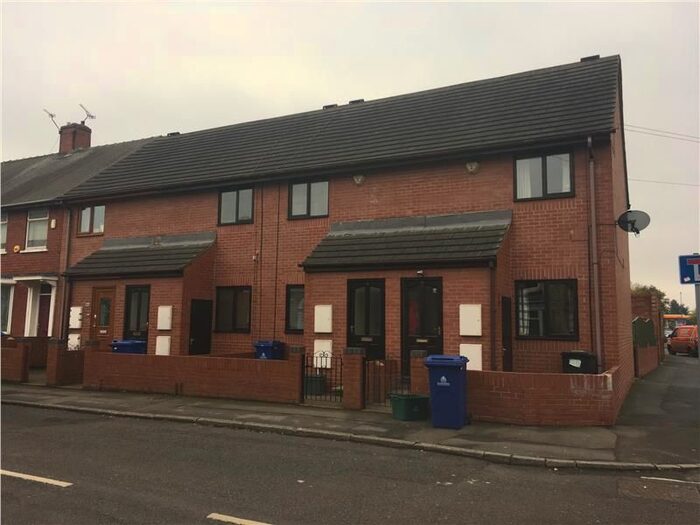 Town House To Rent In Littlemoor Lane, Doncaster, South Yorkshire, DN4