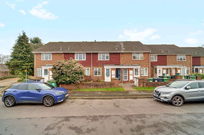 1 Bedroom Flat For Sale In Stevens Close, Epsom, KT17