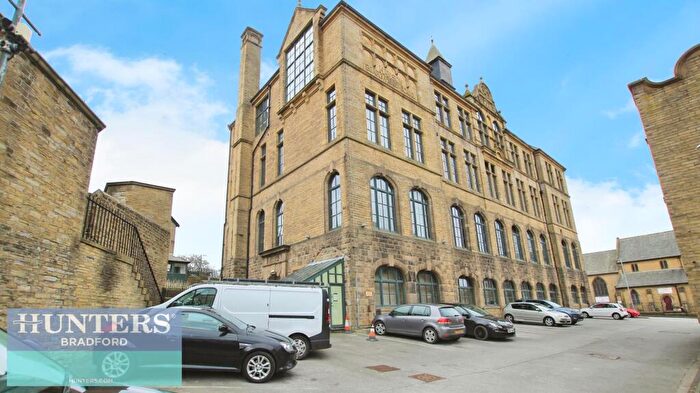 2 Bedroom Apartment To Rent In Byron Halls, Bradford, West Yorkshire, BD1