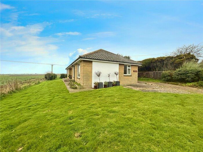 3 Bedroom Bungalow For Sale In Muggleton Lane, Limerstone, Newport, PO30