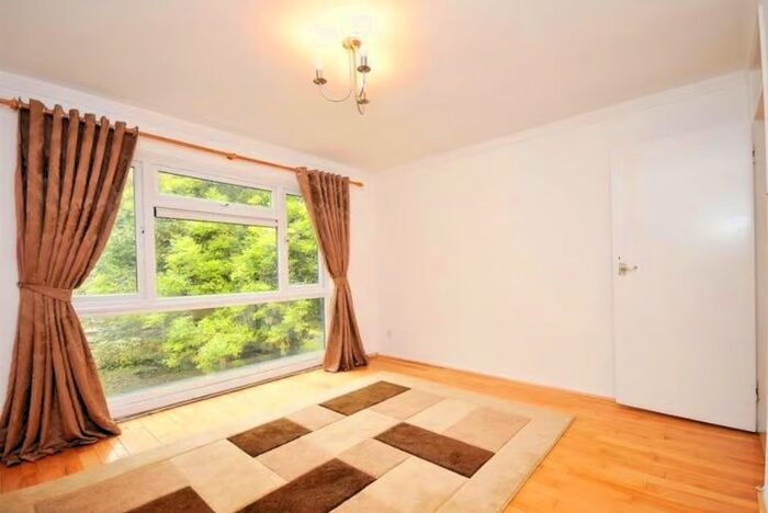 2 Bedroom Flat To Rent In Benson Road, Farest Hill, SE23