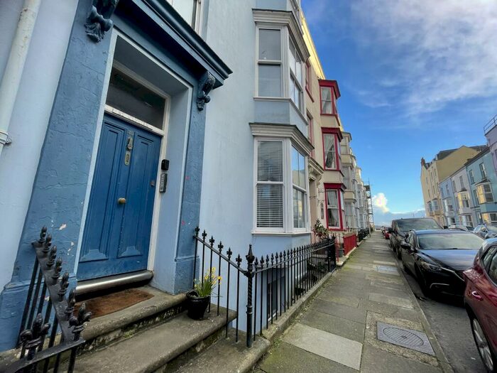 1 Bedroom Flat To Rent In Tenby, SA70