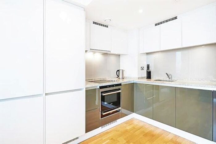 1 Bedroom Flat To Rent In Landmark West Tower, Marsh Wall, London, E14