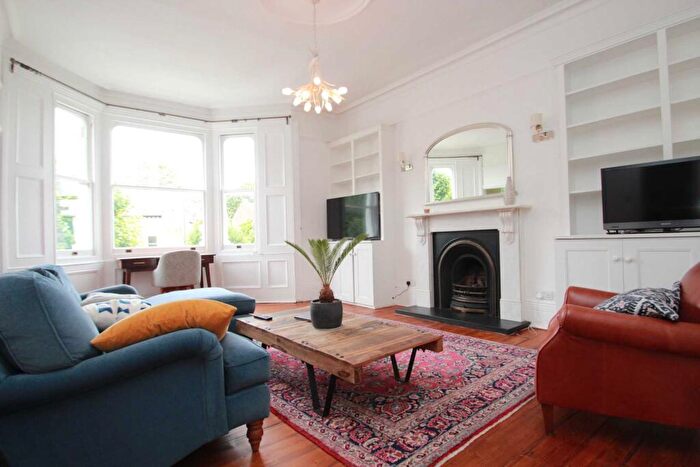 2 Bedroom Apartment To Rent In Cromwell Avenue, Highgate, N6