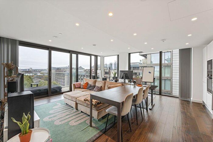 2 Bedroom Flat To Rent In Royal Mint Street, Greater London, London, E1