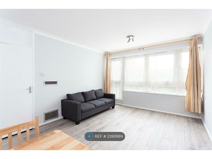 1 Bedroom Flat To Rent In Lugard House, London, W12