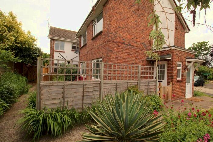 1 Bedroom Flat To Rent In Montpelier Road, East Preston, Littlehampton BN16