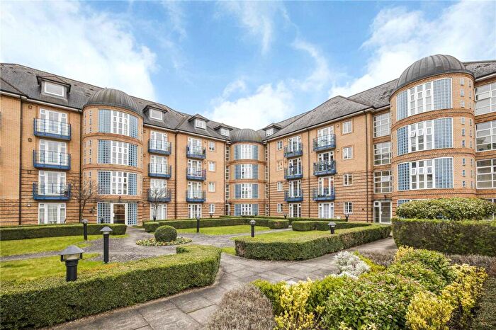 2 Bedroom Apartment To Rent In Newland Gardens, Hertford, Hertfordshire, SG13