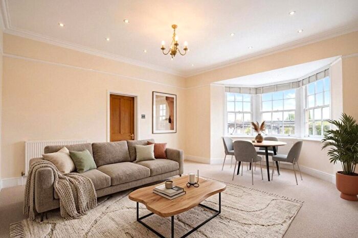 2 Bedroom Apartment For Sale In Granby Hill, Bristol, Somerset, BS8