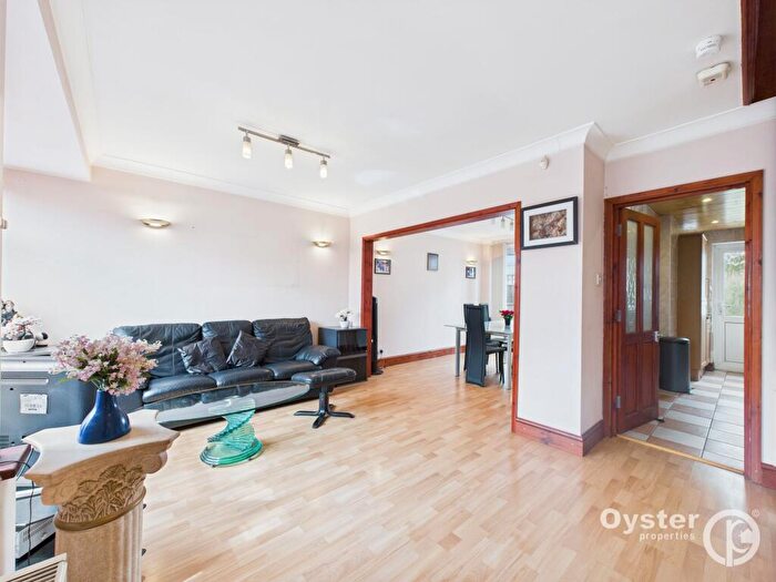 4 Bedroom Semi-Detached House For Sale In Taunton Way, Stanmore, HA7