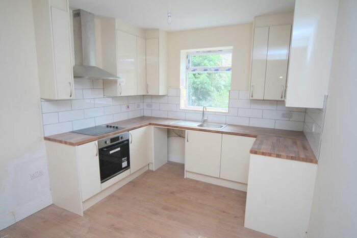 3 Bedroom Flat To Rent In Locket Road, Wealdstone, Harrow, HA3