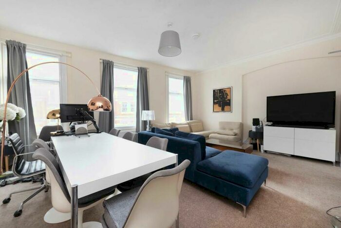 3 Bedroom Flat To Rent In Avenue Mews, London, N10