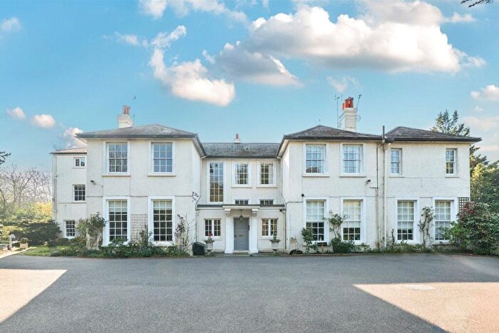 2 Bedroom Flat To Rent In Baston Manor Road Bromley, BR2