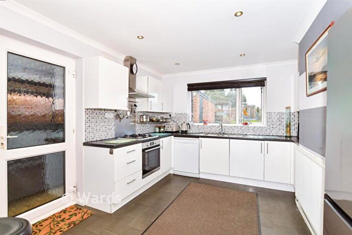 2 Bedroom Semi-Detached Bungalow For Sale In Penfold Way, Maidstone, Kent, ME15