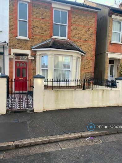 3 Bedroom End Of Terrace House To Rent In Moseley Street, Southend On Sea, SS2