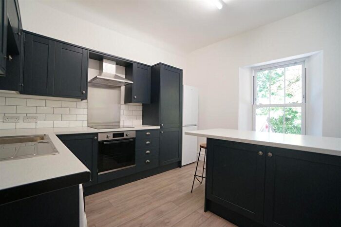 3 Bedroom Apartment To Rent In Ffriddoedd Road, Bangor, LL57