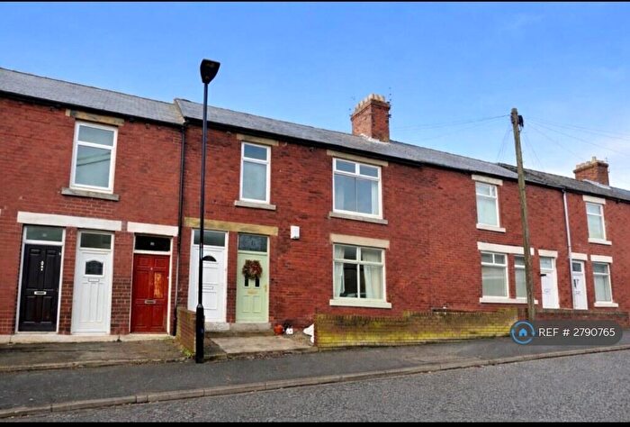 2 Bedroom Flat To Rent In Columbia, Washington, NE38