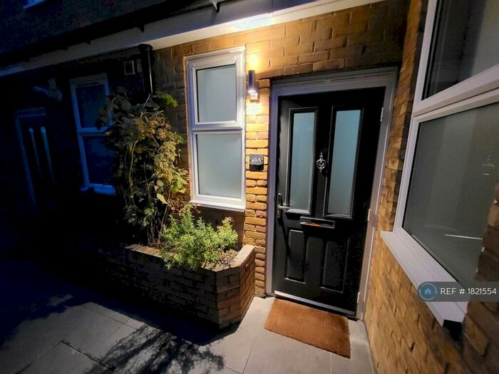 3 Bedroom Maisonette To Rent In Grafton Road, New Malden, KT3