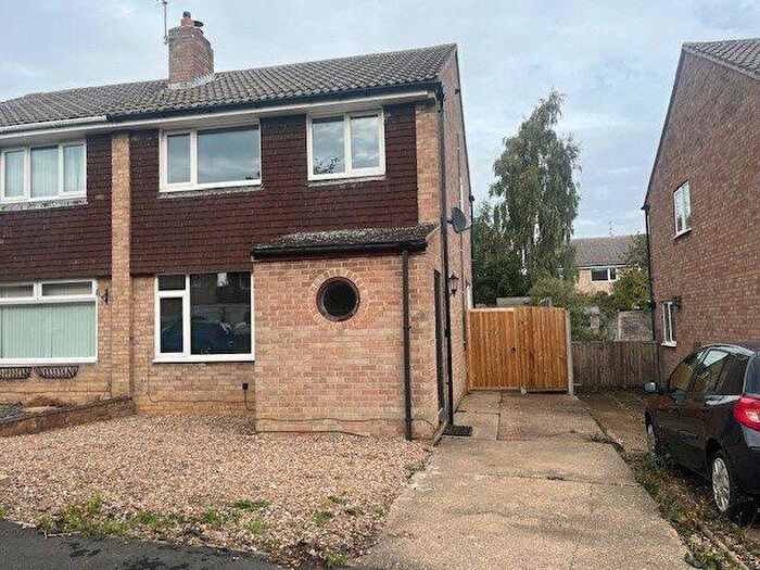 3 Bedroom Semi-Detached House To Rent In Arnold Avenue, Gonerby Hill Foot, Grantham, Lincolnshire, NG31
