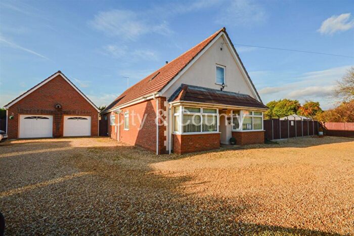 5 Bedroom Detached House For Sale In Guntons Road, Newborough, Peterborough, PE6